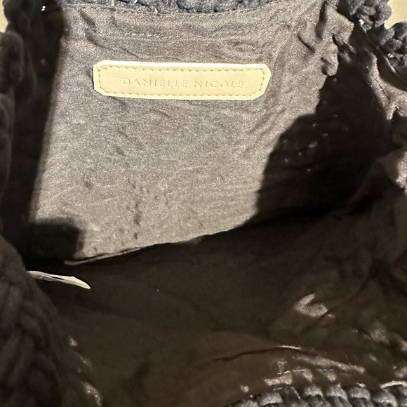 Black Danielle Nicole macrame bag. - Picture 2 of 3